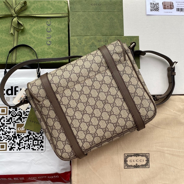 グッチバッグ背面デザイン